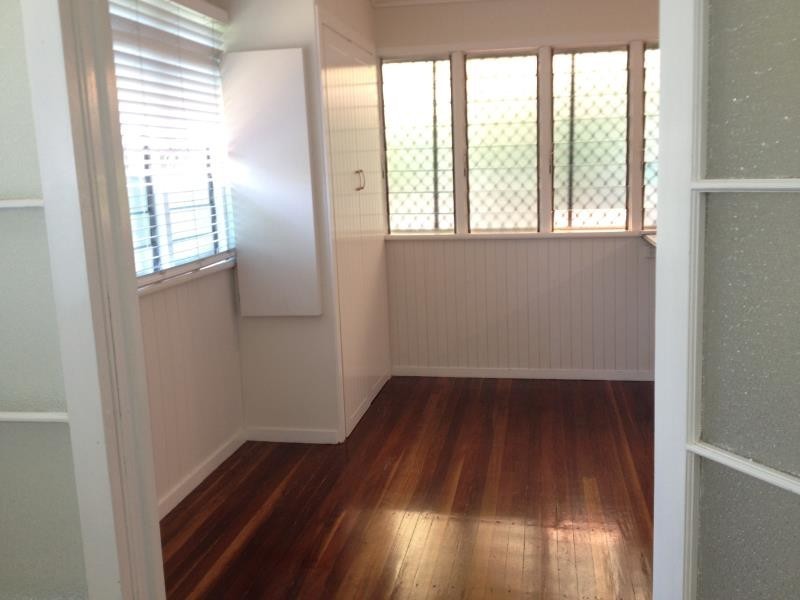 6 Kellow Street, The Range QLD 4700
